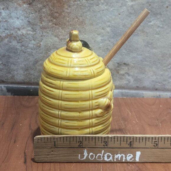 Vintage Beehive Bear Honey Pot With Lid Honey Wood Dipper Jar Server - Picture 9 of 13